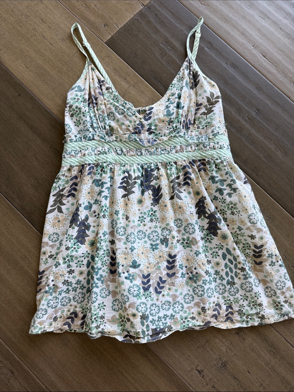 O’Neil Floral Spaghetti Strap Tank Top in Mint, White, Browns & Navy